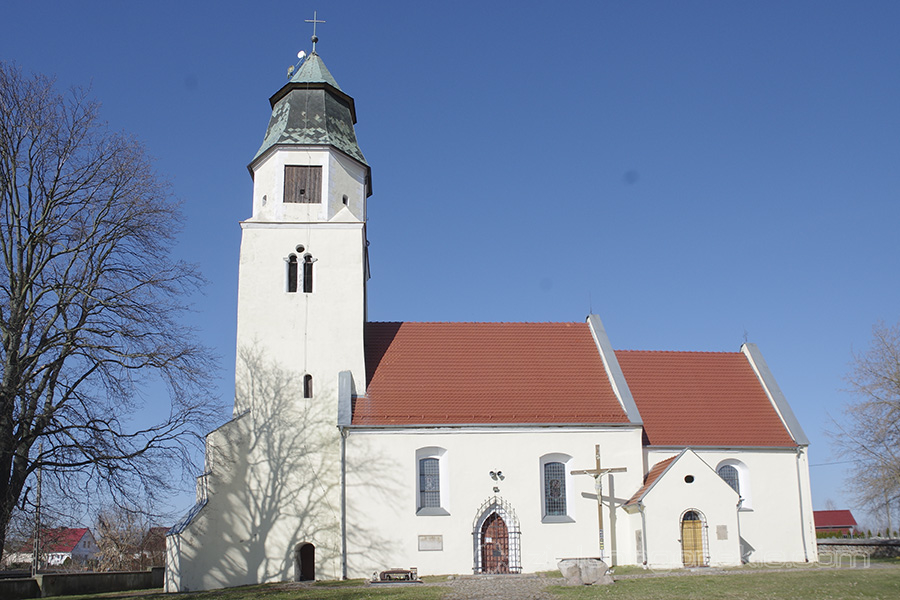 Dzietrzychowice - Kościół św. Jana Chrzciciela